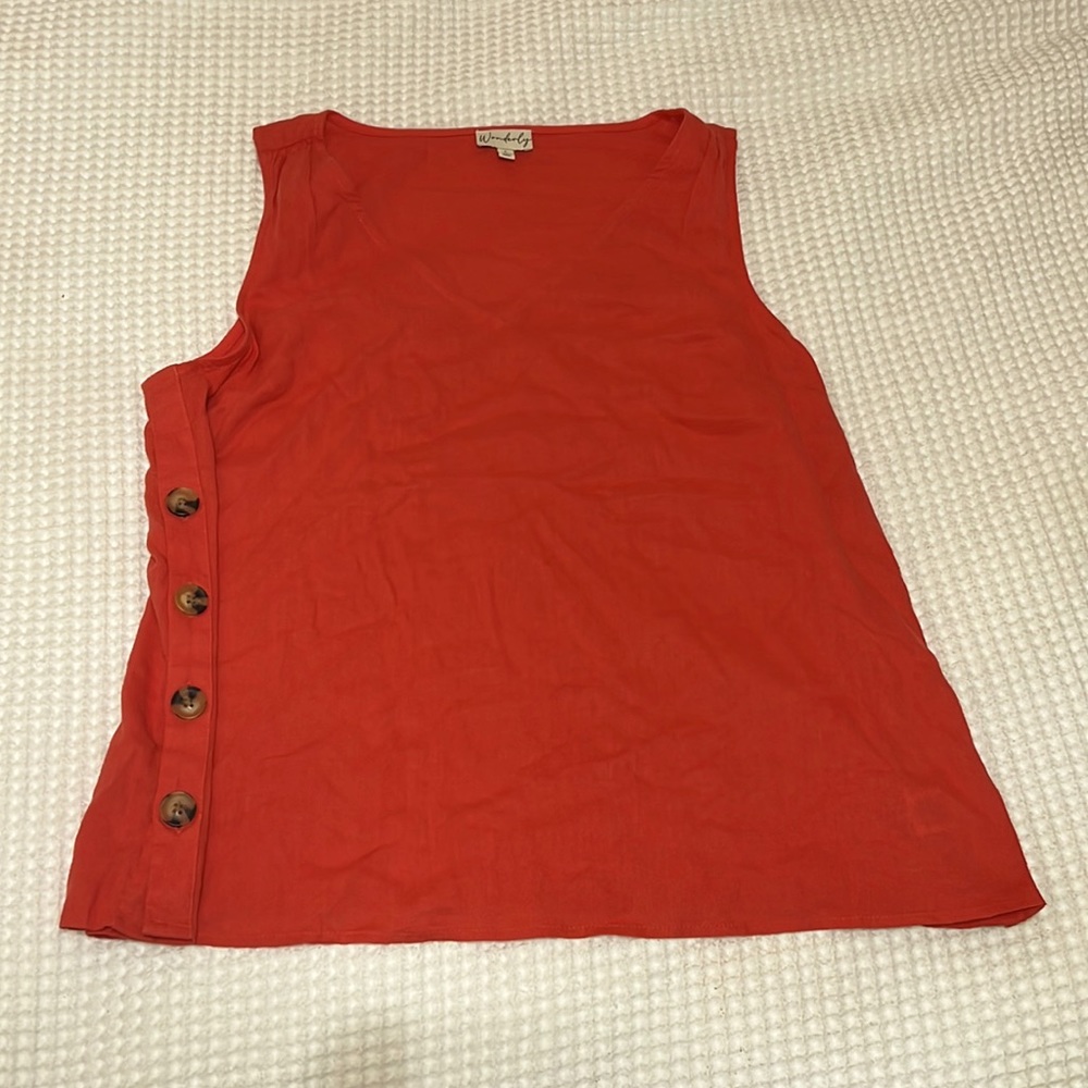 Dressy tank Brown buttons down the side